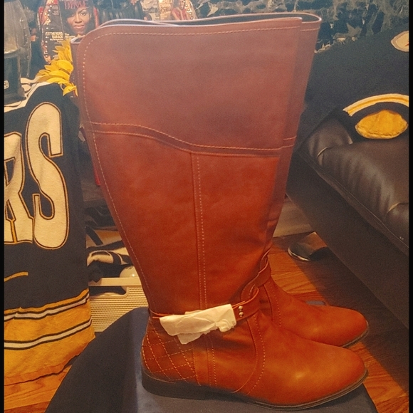 Boots - Picture 1 of 3